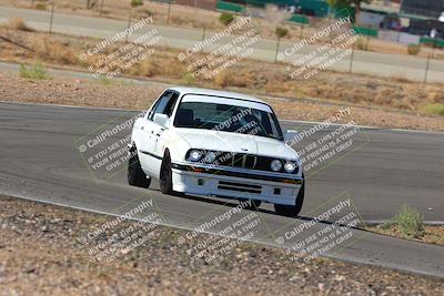 media/Oct-01-2022-Team Topak Racing (Sat) [[f860fb51be]]/2-Inter Low 2/session 1 turn 3/